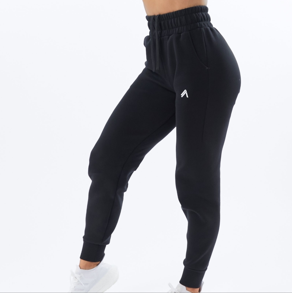 Alphalete ELMTS joggers medium black